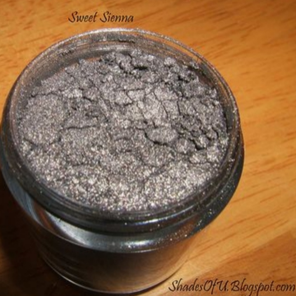 MAC Cosmetics Sweet Sienna Pigment BN - Picture 5 of 7